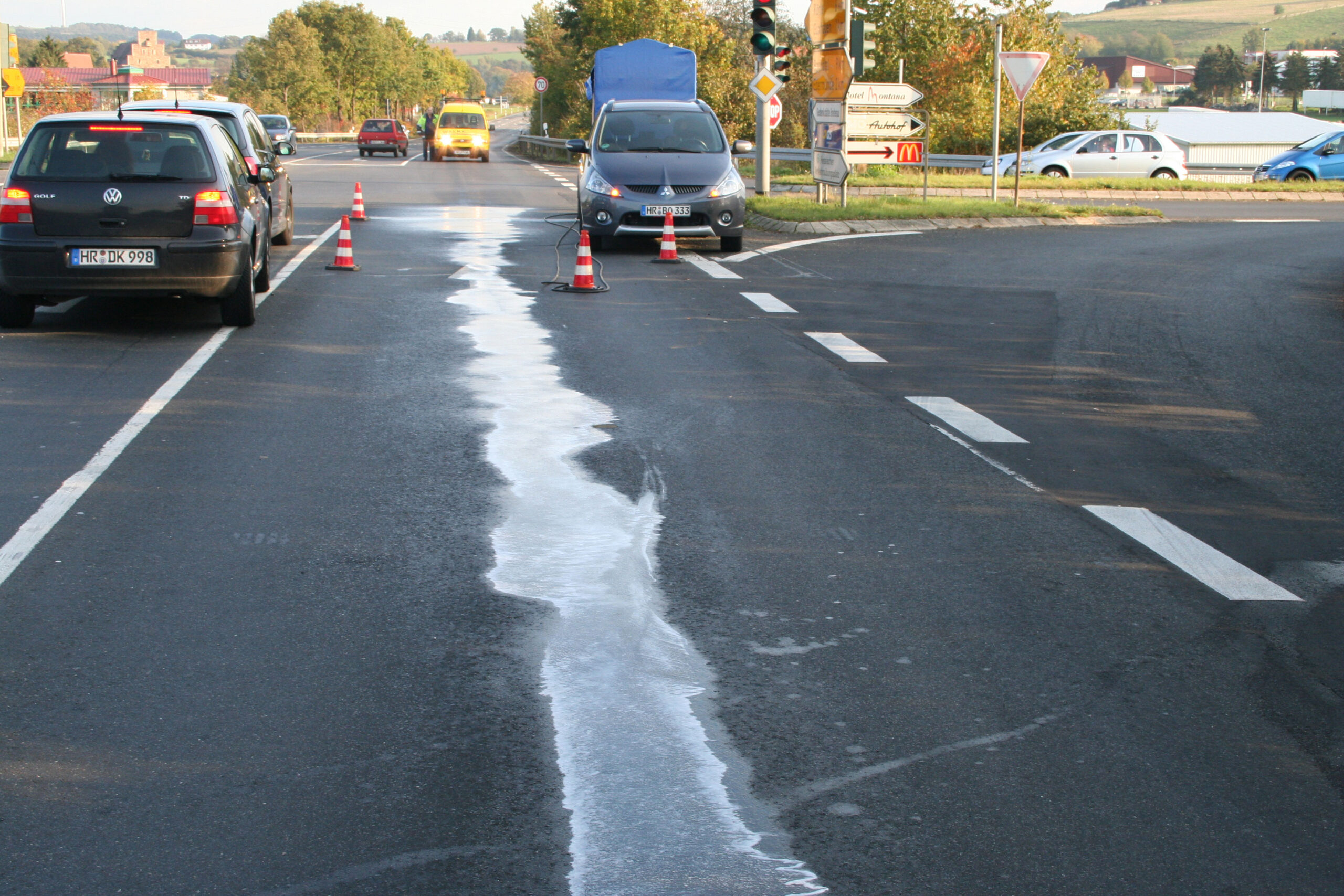 Ölspurreinigung im Einsatz durch Abschleppdienst Walke