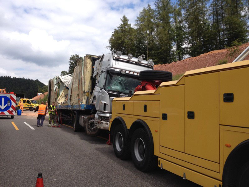 LKW Pannenhilfe vor Ort durch Abschleppdienst Walke